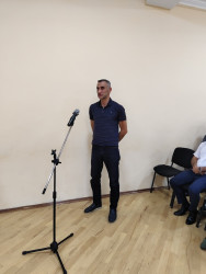 Nərimanov Rayon İcra Hakimiyyətinin başçısı Elgin Həbibullayev sakinlərlə səyyar görüş keçirib.