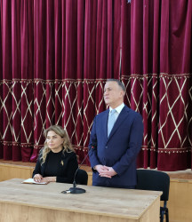 Nərimanov Rayon İcra Hakimiyyətinin başçısı Elgin Həbibullayev sakinlərlə səyyar görüş keçirib.