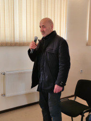 Nərimanov Rayon İcra Hakimiyyətinin başçısı Elgin Həbibullayev sakinlərlə səyyar görüş keçirib.