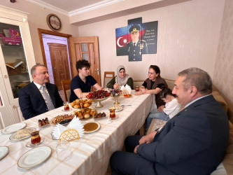 49 yaşı tamam olan Vətən Müharibəsi şəhidi, polkovnik – leytenant Qərib Baxşəliyevin ailəsi ziyarət olunub.