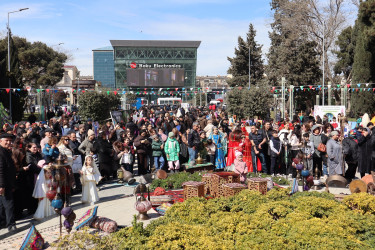 Nərimanov rayonunda Novruz bayramı münasibətilə şənlik təşkil olunub.
