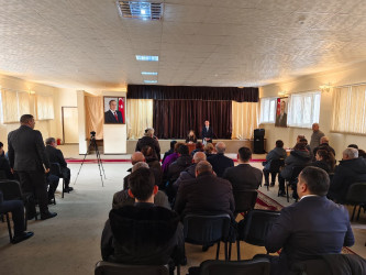 Nərimanov Rayon İcra Hakimiyyətinin başçısı Elgin Həbibullayev sakinlərlə səyyar görüş keçirib.