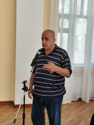 Nərimanov rayonunda sakinlərlə səyyar görüş keçirilib.