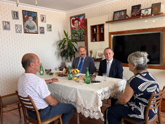 Vətən müharibəsi şəhidi, Hüseynov Kamran Bəhman oğlunun ailəsi ziyarət olunub.