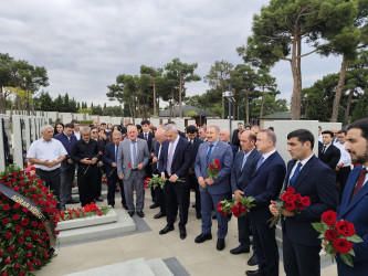 Vətən müharibəsi şəhidi Kamran Bəhmən oğlu Hüseynovun məzarı ziyarət olunub.