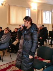 Nərimanov Rayon İcra Hakimiyyətinin başçısı Elgin Həbibullayev sakinlərlə səyyar görüş keçirib.