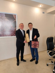 Nərimanov Rayon İcra Hakimiyyətinin başçısı Elgin Həbibullayev Albaniyanın Himara şəhər bələdiyyyəsinin sədri Vangel Tavo ilə görüşüb.