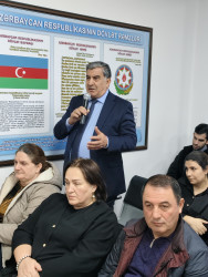 Nərimanov rayonunda sakinlərlə səyyar görüş keçirilib.