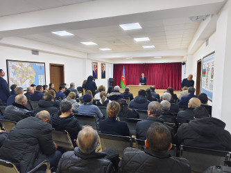 Nərimanov rayonunda sakinlərlə səyyar görüş keçirilib.