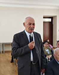 Nərimanov Rayon İcra Hakimiyyətinin başçısı Elgin Həbibullayev sakinlərlə səyyar görüş keçirib.