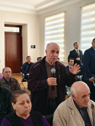 Nərimanov Rayon İcra Hakimiyyətinin başçısı Elgin Həbibullayev sakinlərlə səyyar görüş keçirib.