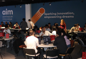 Nərimanov rayonunda “Rəqəmsal Nərimanov” innovasiya hakatonu keçirilib.