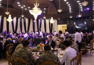 Nərimanov rayonunda iftar süfrəsi təşkil olunub.