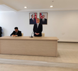 Nərimanov Rayon İcra Hakimiyyətinin başçısı Elgin Həbibullayev sakinlərlə səyyar görüş keçirib.