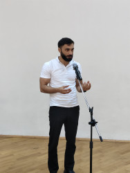 Nərimanov Rayon İcra Hakimiyyətinin başçısı Elgin Həbibullayev sakinlərlə görüşüb.