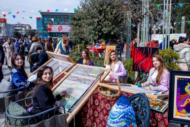 Nərimanov rayonunda Novruz bayramı münasibətilə şənlik təşkil olunub.
