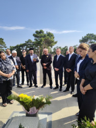 Antiterror əməliyyatları zamanı şəhid olan Həmidli Mikayıl Vüqar oğlunun məzarı ziyarət olunub.
