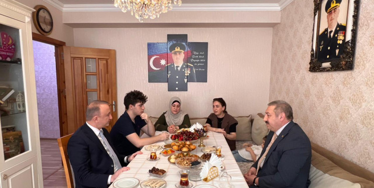 49 yaşı tamam olan Vətən Müharibəsi şəhidi, polkovnik – leytenant Qərib Baxşəliyevin ailəsi ziyarət olunub.