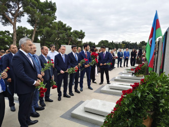 Vətən müharibəsi şəhidi Kamran Bəhmən oğlu Hüseynovun məzarı ziyarət olunub.