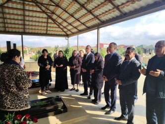 Elgin Həbibullayev Vətən müharibəsi şəhidi Şirəli Adilovun məzarını ziyarət etdi.