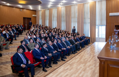 Nərimanov Rayon İcra Hakimiyyətində Möhtərəm Prezident cənab İlham Əliyevin YAP-ın VIII Qurultayındakı çıxışından irəli gələn vəzifələrlə bağlı müşavirə keçirilib.